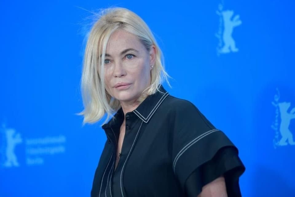 La actriz Emanuelle  Beart reveló que fue víctima de incesto cuando era niña; no dijo quien fue su agresor.