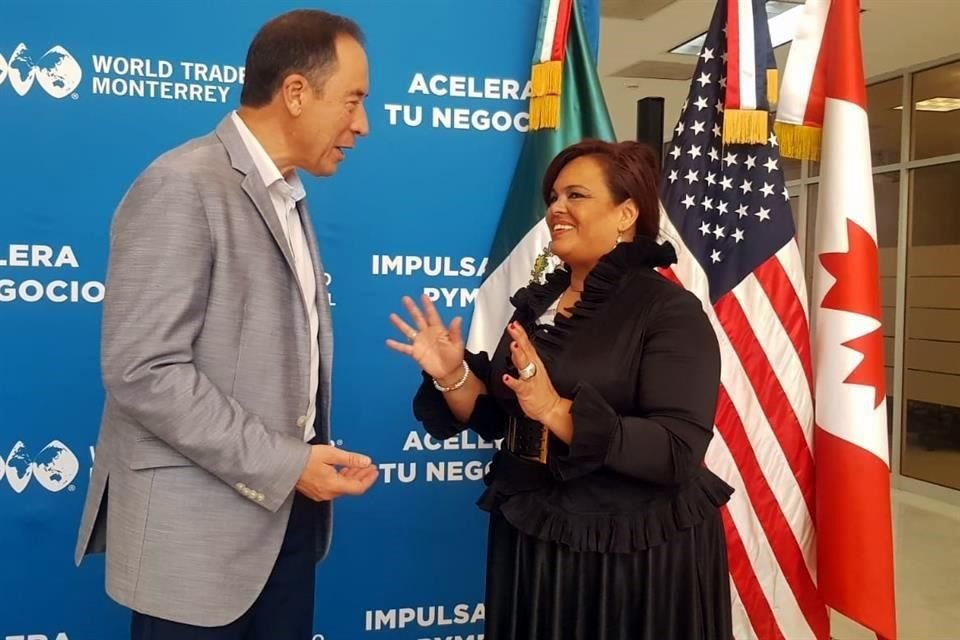Eugenio Reyes, director del WTC de la UANL y Jessica Cavazos, Secretaria Adjunta de la Agencia de Comercio para el Desarrollo de Empresas Minoritarias de EU.