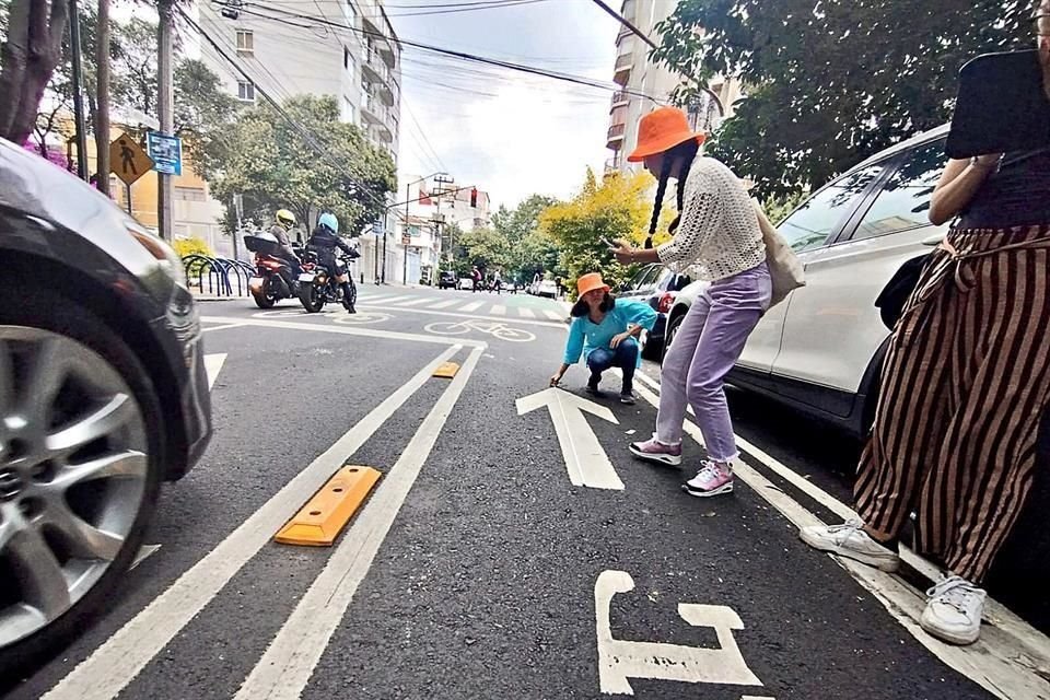 Esta es balización y señalización que deberían tener en todo el ciclocarril.