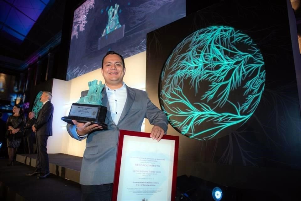 Carlos Antonio Juárez Cano, de Impetus Casa Tostadora de Café, en Veracruz, fue reconocido como el Barista del Año.