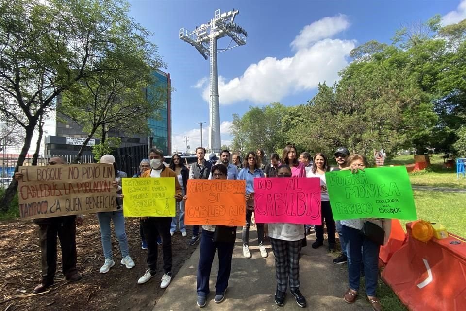 Las obras por la Línea 3 del Cablebús provocan afectaciones en el tránsito sobre Avenida Constituyentes.