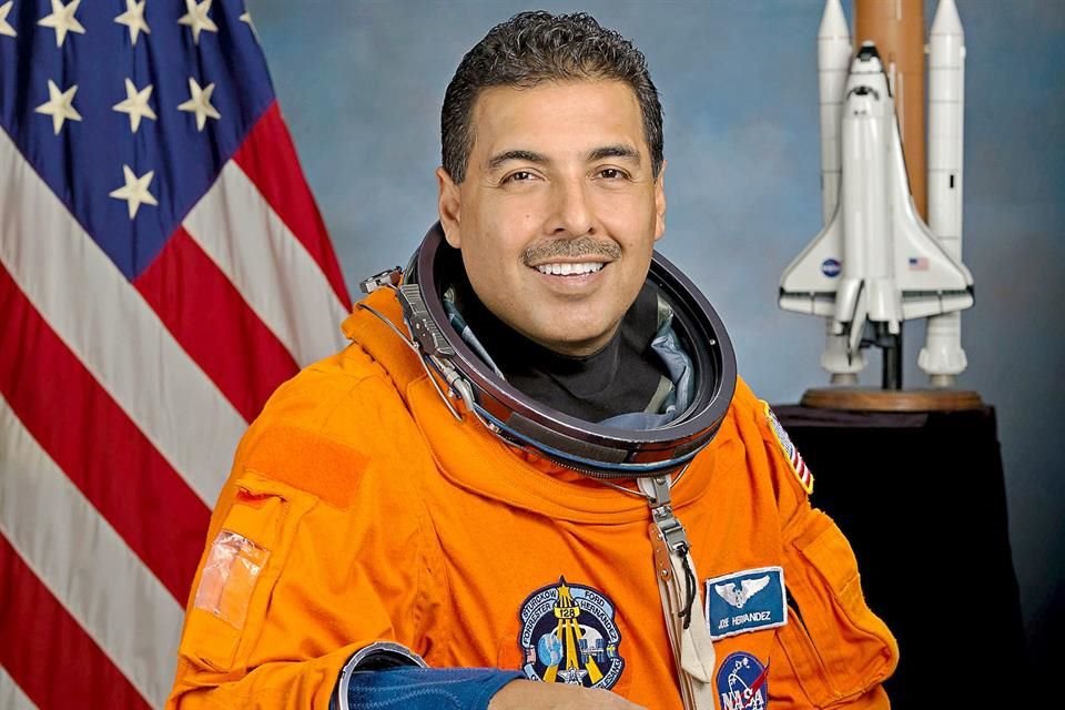 El filme 'A Millones de Kilómetros' retrata las dudas del astronauta mexicano José Hernández antes de alcanzar el éxito.