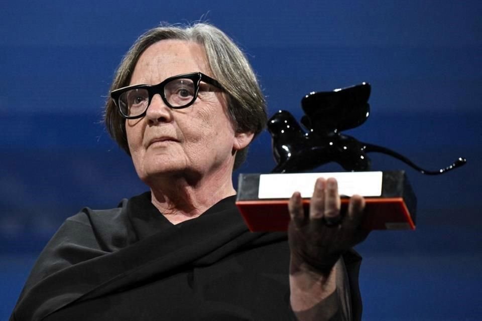 La directora polaca Agnieszka Holland reconoce haber recibido el Premio Especial del Jurado por 'Zielona Granica'.