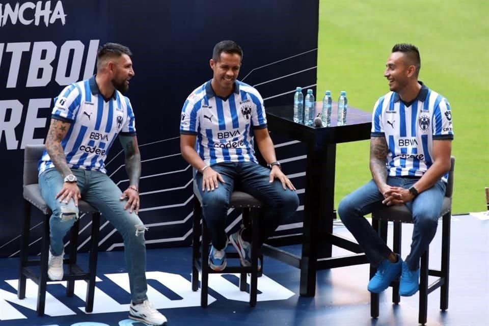 Entre los invitados a la presentación estuvieron ex compañeros del 'Tecatito', como Jonathan Orozco, Severo Meza y Jesús Zavala.
