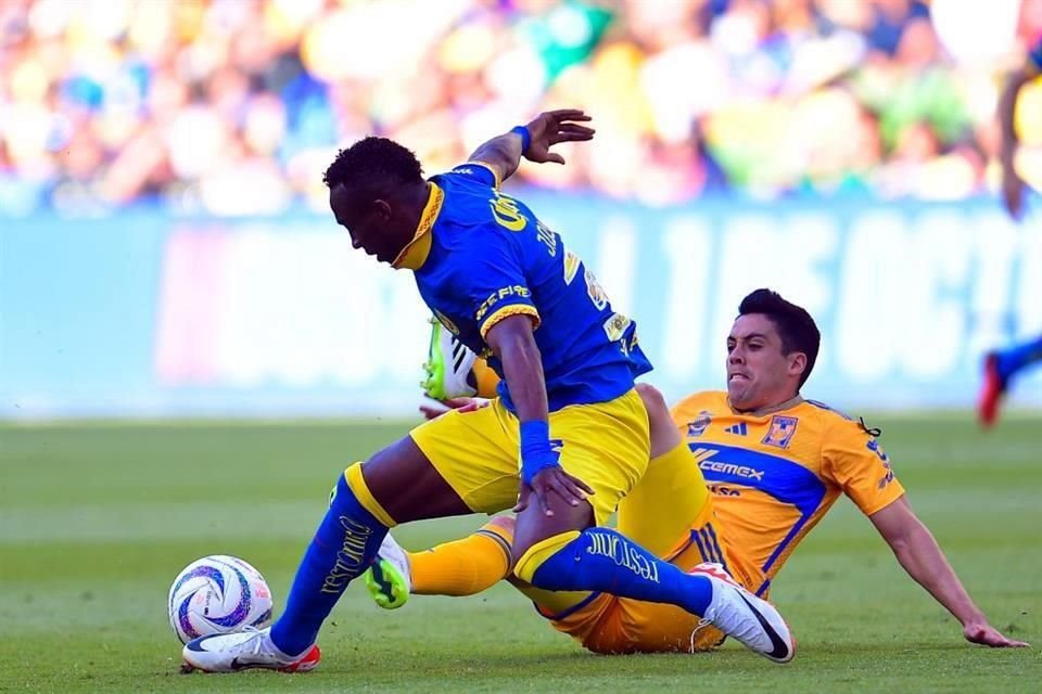 Los Tigres cayeron este domingo 2-1 ante América en duelo amistoso jugado en Austin, Texas.