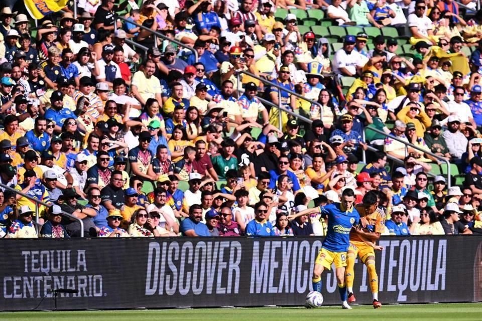 Los Tigres cayeron este domingo 2-1 ante América en duelo amistoso jugado en Austin, Texas.