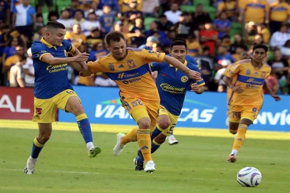 Los Tigres cayeron este domingo 2-1 ante América en duelo amistoso jugado en Austin, Texas.