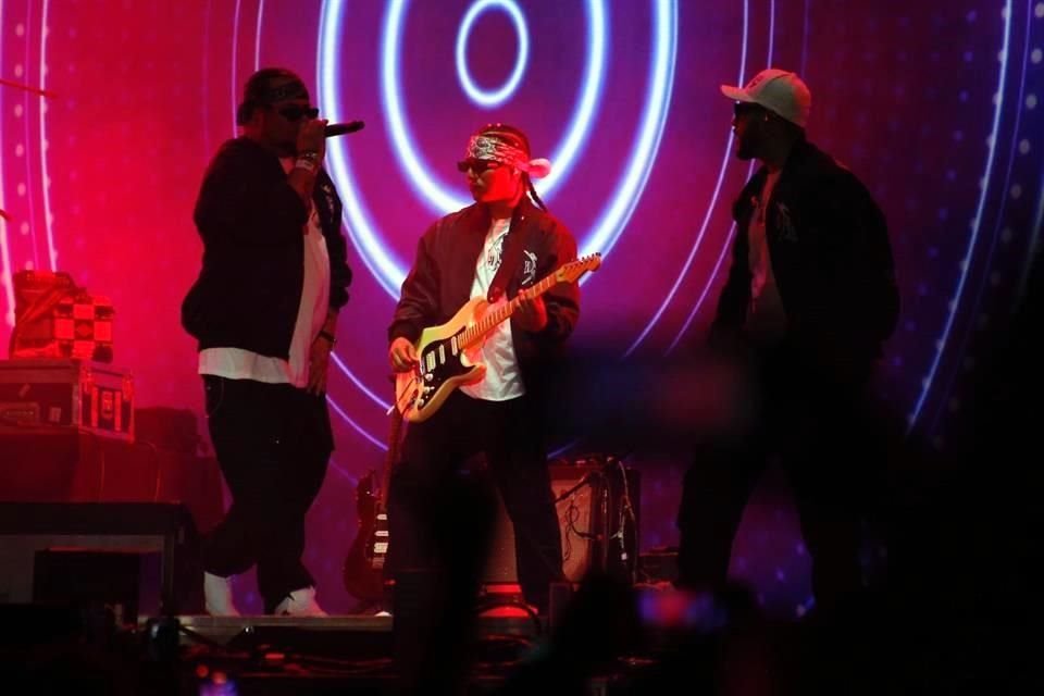 Los Kumbia Kings pusieron a bailar a todo su público.