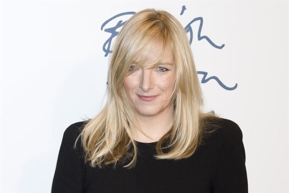 La estilista Sarah Burton deja la casa de moda Alexander McQueen tras 20 años de colaborar.