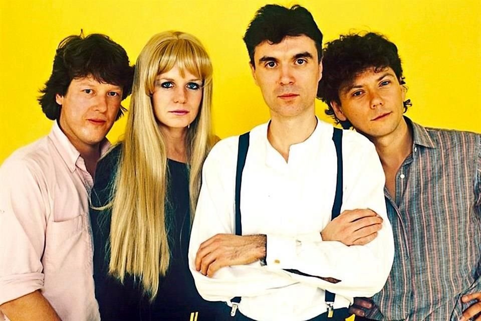 Cuatro décadas después de su filmación, 'Stop Making Sense', un documental sobre un concierto de Talking Heads, sigue siendo cautivador y extraño.