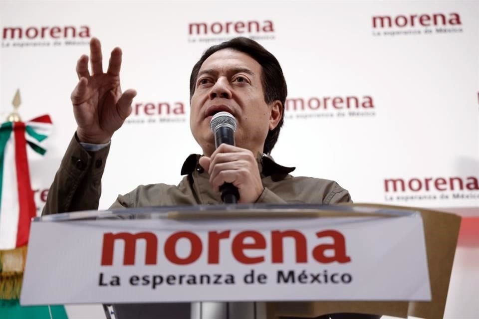 Mario Delgado, líder nacional de Morena, analiza si se inscribirá como candidato al Gobierno de la CDMX.