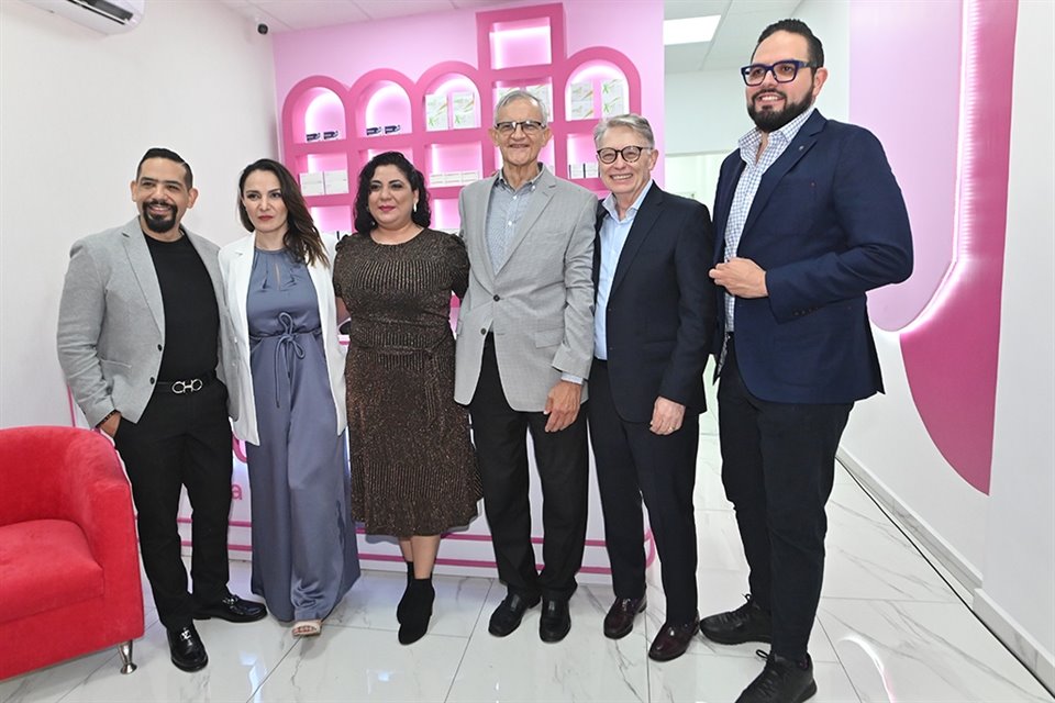 Julio Rosales, Ashanti Aguilar, Maricela Núñez, Roberto Santos, George Marvin e Iram Obeso.