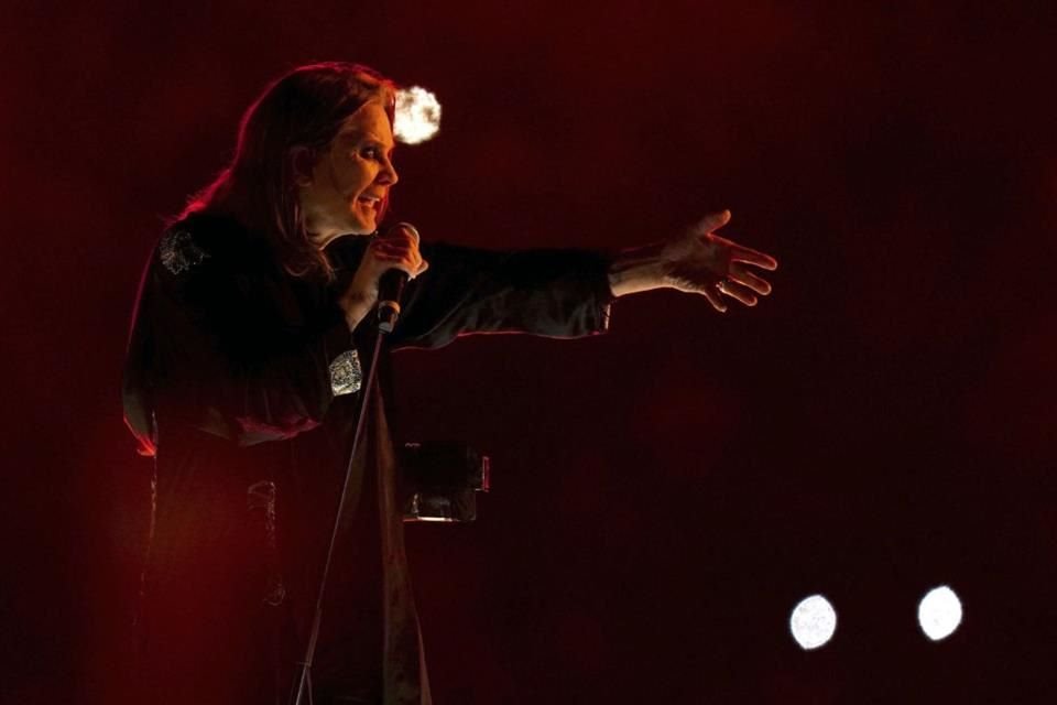 Ozzy Osbourne se someterá a una cuarta cirugía relacionada con el daño estructural en la columna vertebral que tuvo tras una caída en 2019.