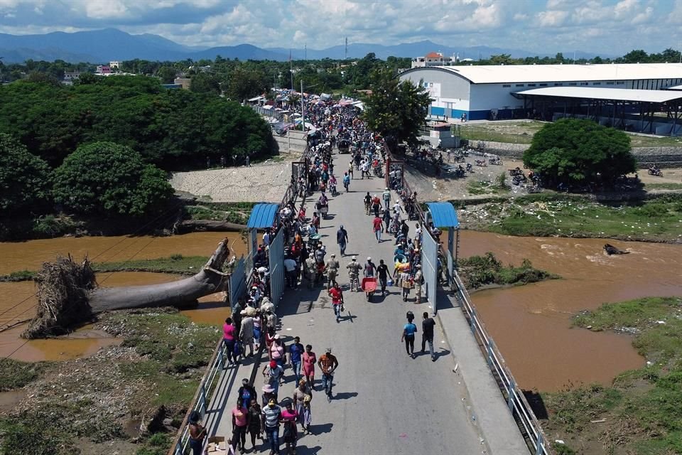 Vista aérea de un punto de entrada en la frontera entre República Dominicana y Haití, el 30 de septiembre de 2022.