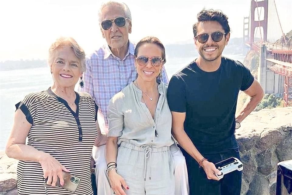 Los papás de la actriz, Eric del Castillo y Kate Trillo, viajaron hace poco a Los Ángeles para convivir más con su yerno.