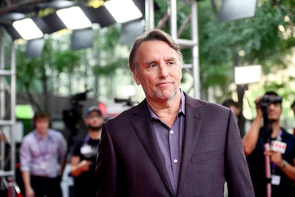 La cinta de Richard Linklater 'Hit Man' triunfó en el Festival Internacional de Cine de Toronto; está protagonizada por Glen Powell.