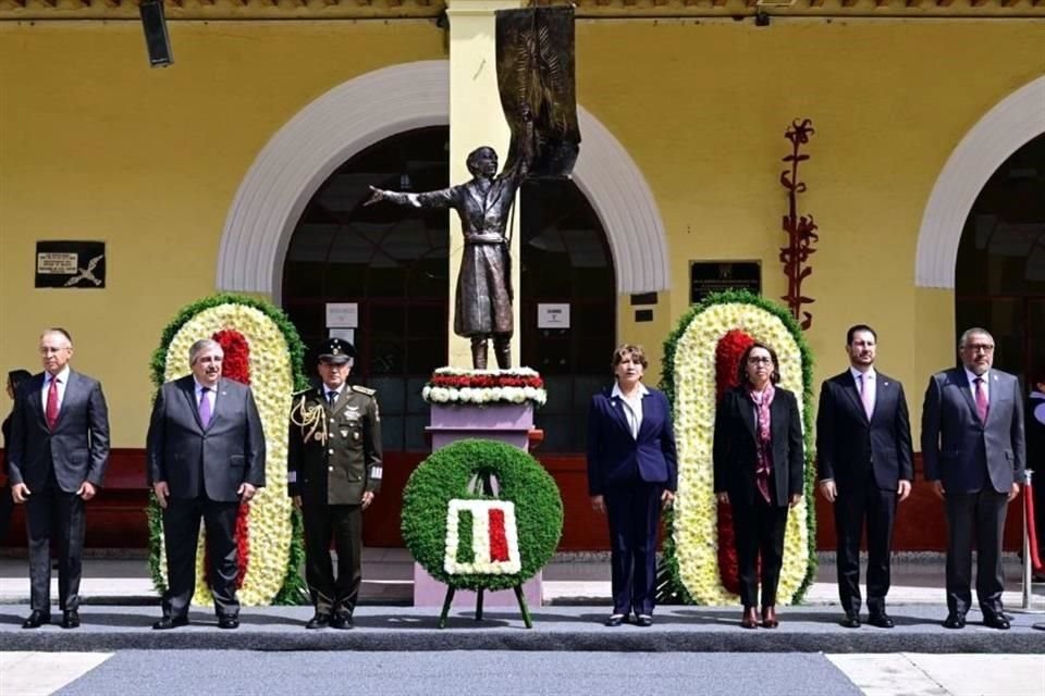 Este fue el primer desfile de Delfina Gómez como Gobernadora de Edomex.