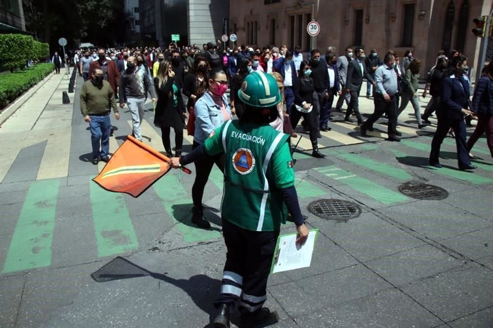 El Simulacro Nacional 2023 tendrá lugar este martes 19 de septiembre a las 11:00 horas. En la imagen, el ejercicio correspondiente al año pasado.