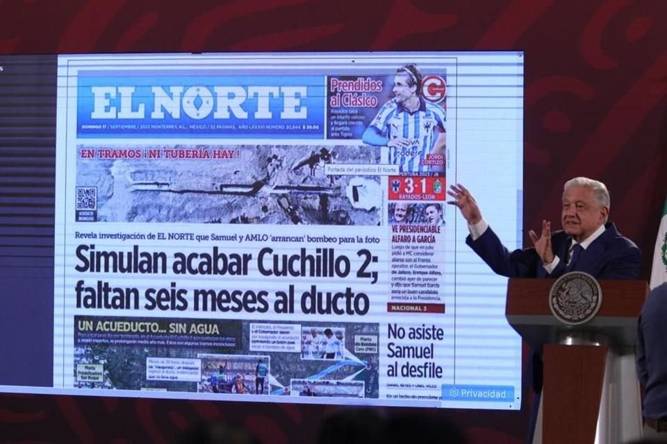 El Presidente López Obrador mostró la portada de EL NORTE.