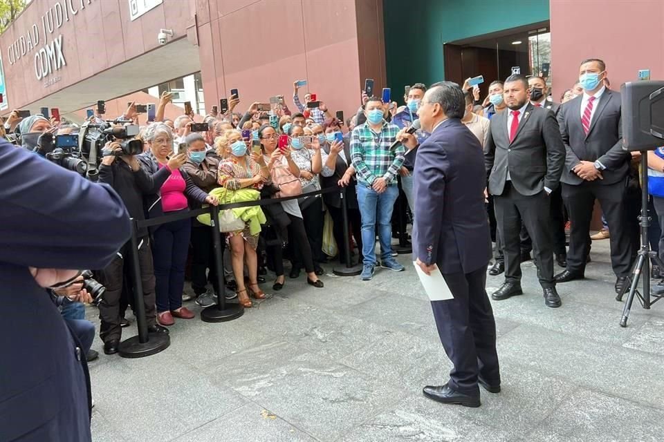 El presidente del PJCDMX, Rafael Guerra, solicitó a los manifestantes detener paro; ellos se negaron y continúan con exigencia de aumento.