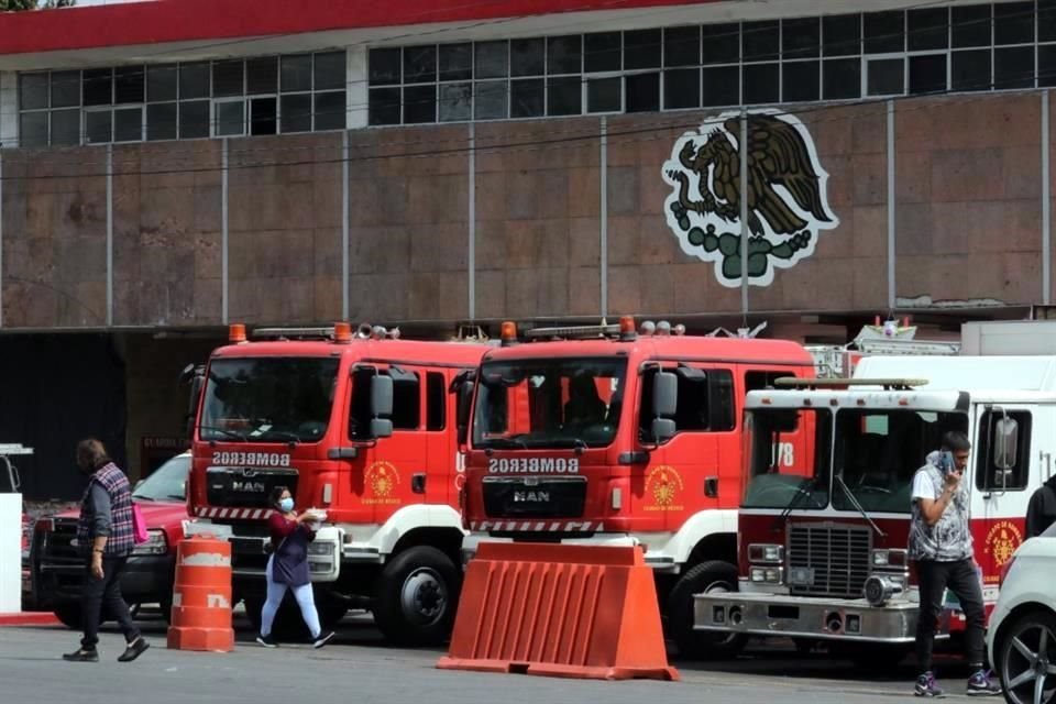 Desde 2022 autoridades reconocieron que la Estación Central de Bomberos opera con daños estructurales graves, pero el inmueble no ha sido intervenido.