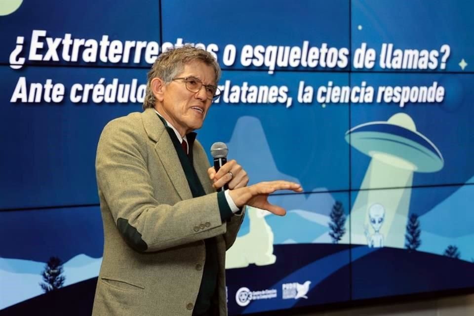 Antonio Lazcano, biólogo evolutivo, criticó al diputado Sergio Gutiérrez Luna, quien abrió las puertas de la Cámara de Diputados a la intervención de Maussan.