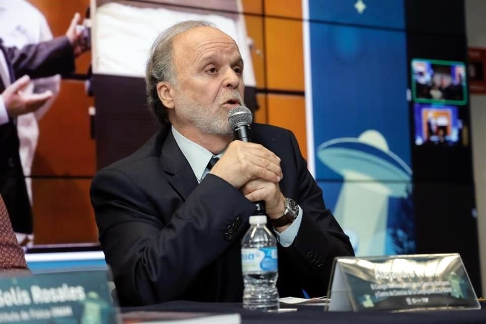 Alejandro Frank, coordinador y fundador del Centro de Ciencias de la Complejidad de la UNAM, llamó a no caer en charlatanerías y a creer en la ciencia y los científicos de México.