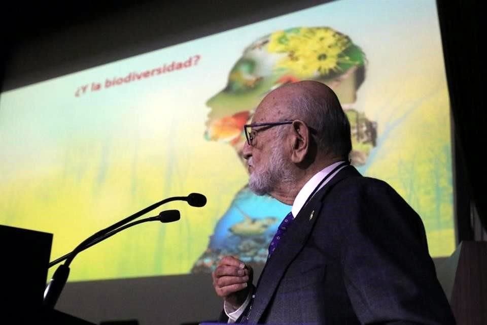 José Sarukhán ofreció una conferencia magistral en el marco del Congreso Cambio Climático. Su impacto en la salud humana y planetaria, organizado por la Academia Nacional de Medicina.