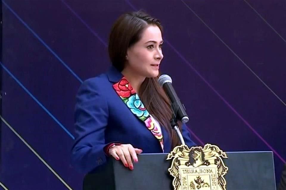 La Gobernadora de Aguascalientes denostó que la Federación quiera apropiarse de hospitales con inversiones millonarias.