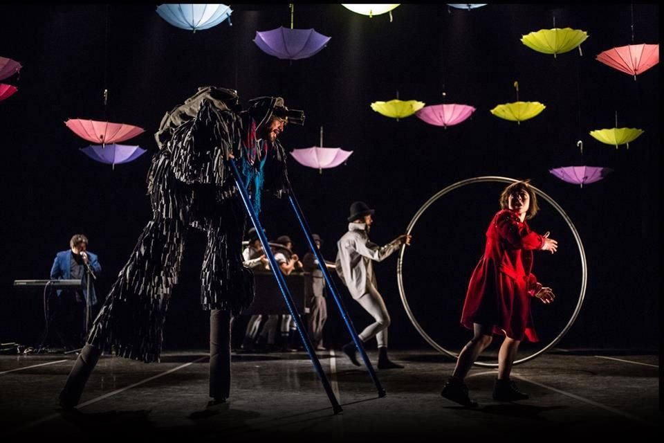 Con danza música, ópera, artes circenses y más, 'Desde el Caparazón de la Tortuga' nos lleva a reflexionar sobre vivir en el presente.