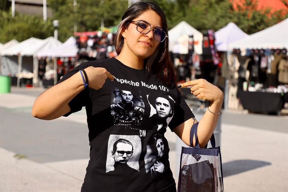 Previo al concierto de Depeche Mode en el Foro Sol, fans demostraron su emoción por el regreso de la banda a México.