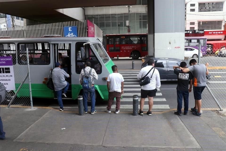 Tras el cierre de la Línea 12, usuarios de Tláhuac, Iztapalapa y los municipios de Chalco y Valle de Chalco aumentaron sus tiempos de traslado hasta en tres veces.