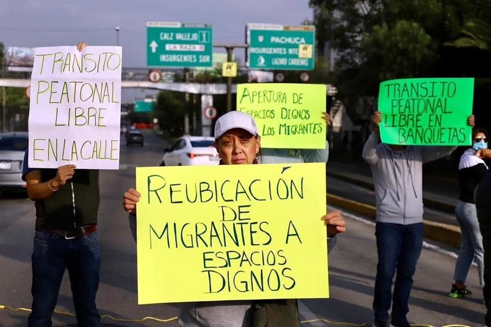 Los vecinos exigen a autoridades reubicar a migrantes.