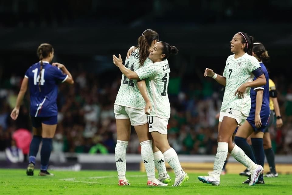 Sufriendo y lejos de una actuación imponente, la Selección Mexicana Femenil venció 2-1 a Puerto Rico en el Estadio Azteca.