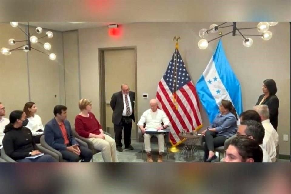 La reunión se realizó esta mañana de sábado en un salón de esta ciudad fronteriza del sur de Texas.