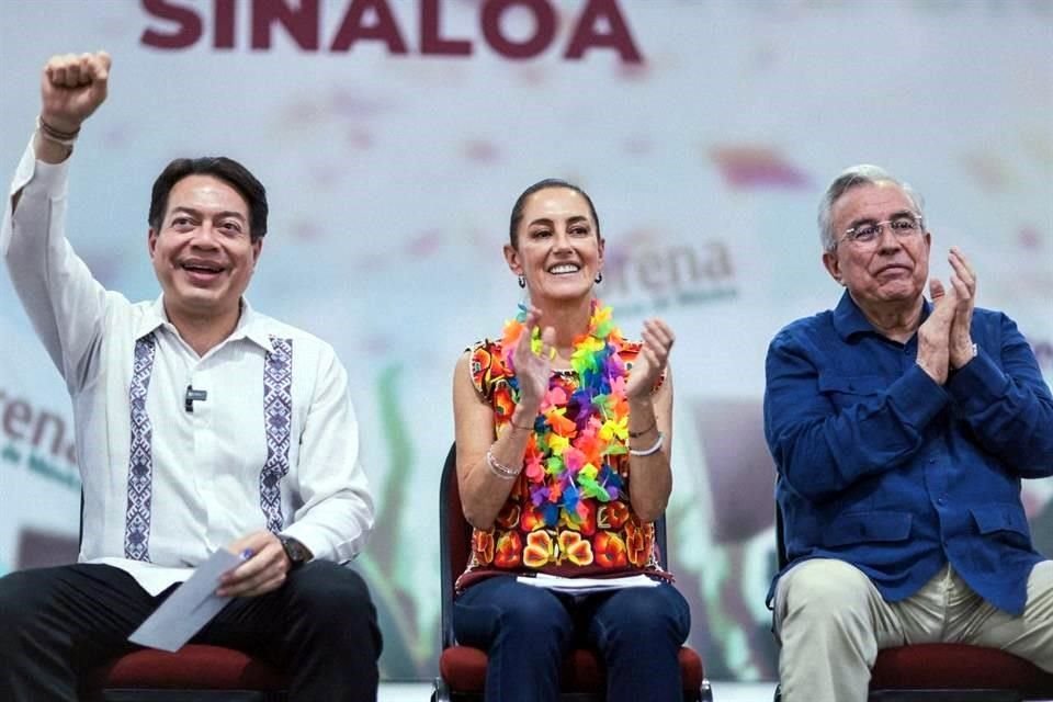 Mario Delgado, dirigente de Morena, Claudia Sheinbaum, aspirante presidencial, y el Gobernador de Sinaloa, Rubén Rocha.