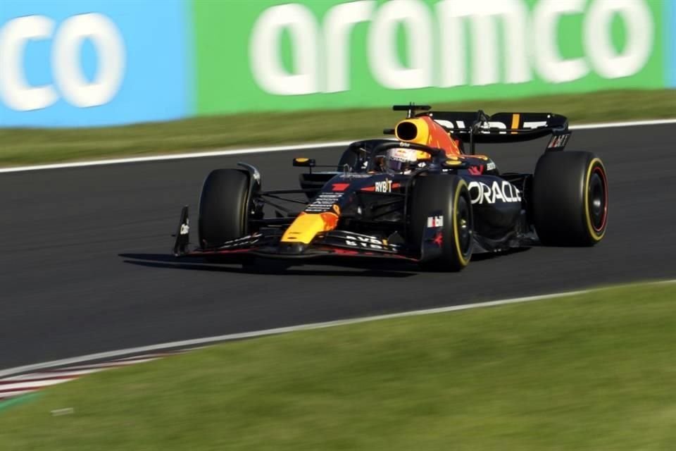 Max Verstappen vuelve a lo más alto del podio.