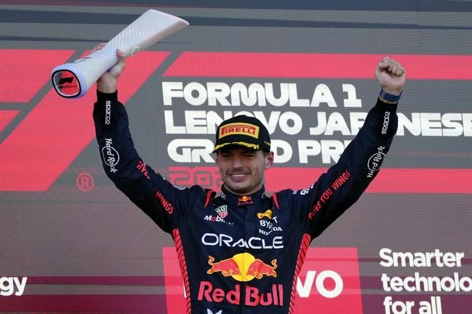 Verstappen domina a placer en Japón.