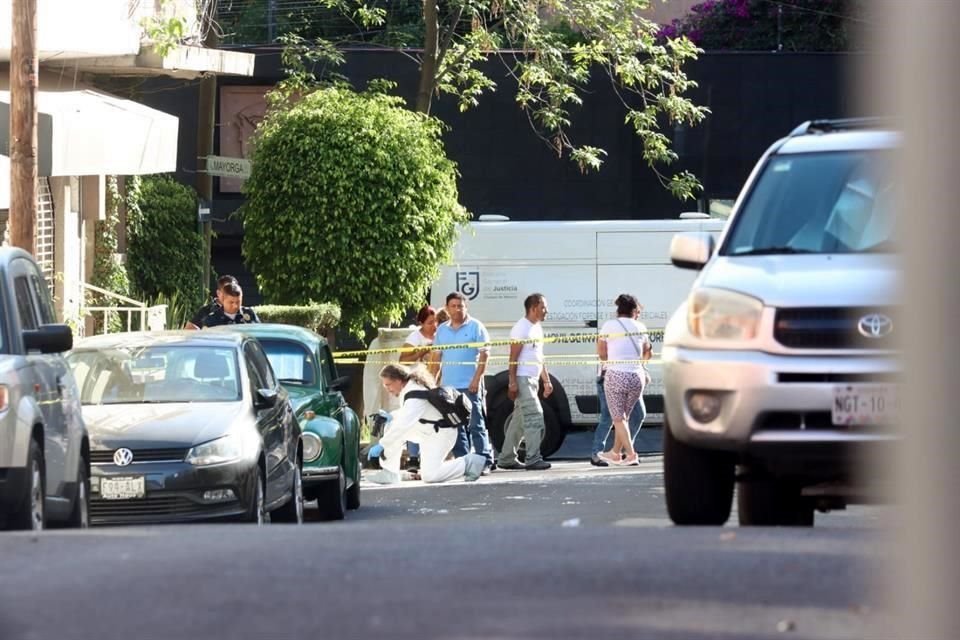 Un hombre, de aproximadamente 30 años, falleció tras caer de un tercer piso, cuando realizaba labores de mantenimiento.