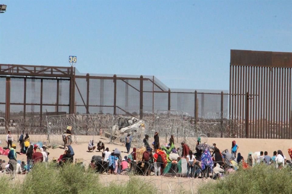 Los migrantes han aprendido a eludir los operativos del INM en Ciudad Juárez para evitar ser deportados.