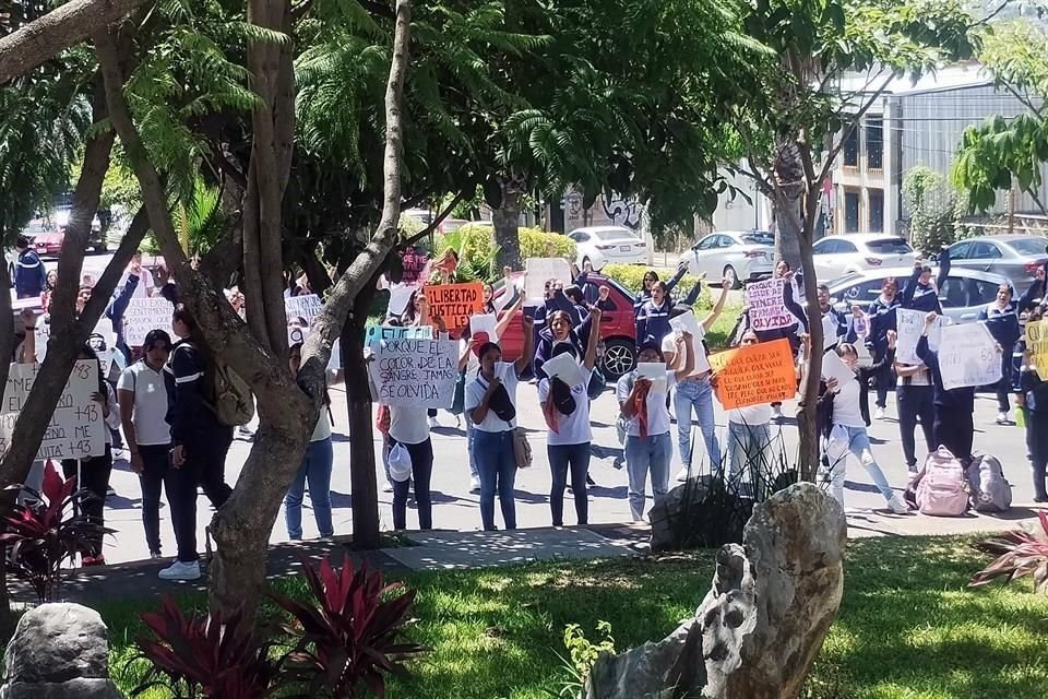 Manifestación de normalistas en Chilpancingo.