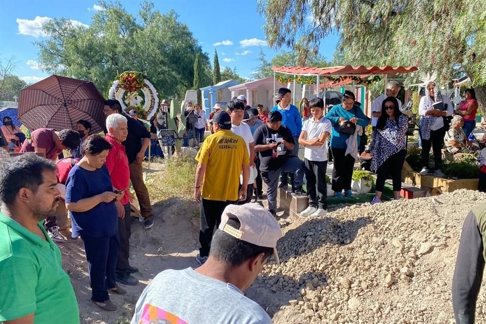 Los padres de Montserrat no pudieron estar en el sepelio de su hija debido a que fueron citados en la Fiscalía.