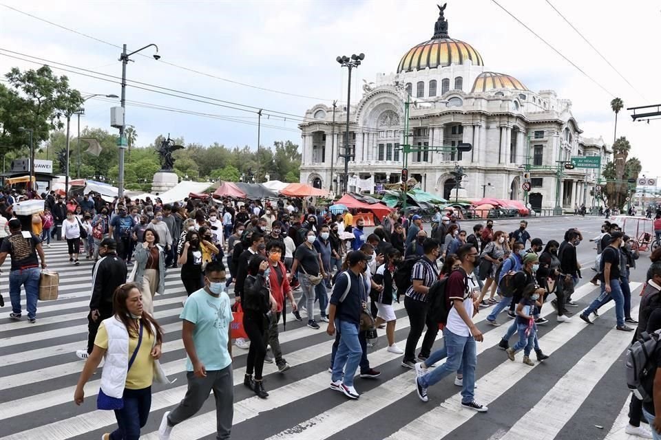 Desde que se indicó que la CDMX iría a semáforo verde, las aglomeraciones comenzaron a ser cada vez más frecuentes.