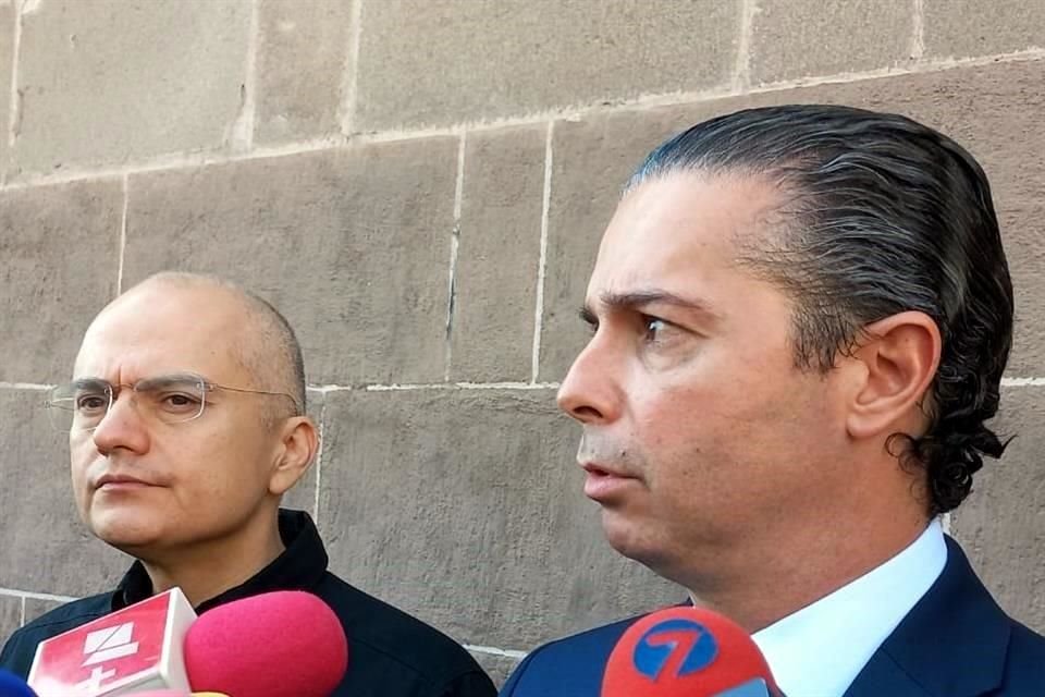 Gerardo Palacios Pámanes, Secretario de Seguridad estatal, y Pedro Arce, encargado de la Fiscalía.