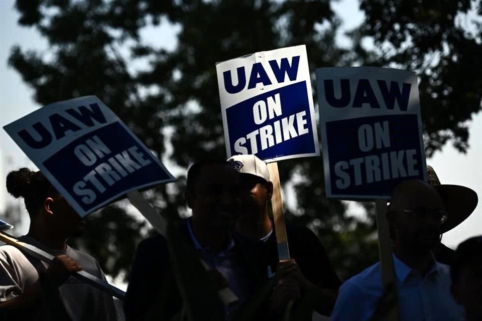 La huelga del sindicato UAW contra los 3 Grandes de Detroit -Ford, General Motors y Stellantis- comenzó el pasado 15 de septiembre.