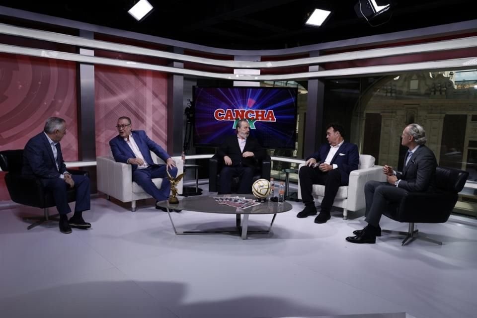 Arturo Brizio, David Faitelson, Francisco Javier González, Heriberto Murrieta y Roberto Gómez Junco.