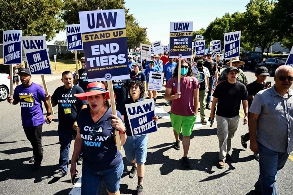 El sindicato UAW ampliará su huelga en las fábricas de las tres automotrices de Detroit.