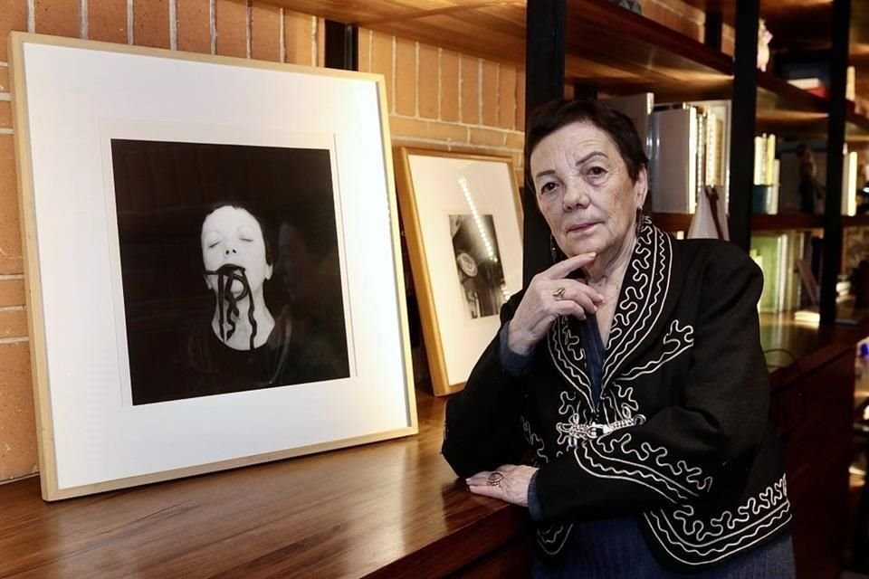 La Academia de Bellas Artes de Francia, que otorga el Premio William Klein, destacó la 'sensibilidad poética' en las fotografías de Graciela Iturbide.