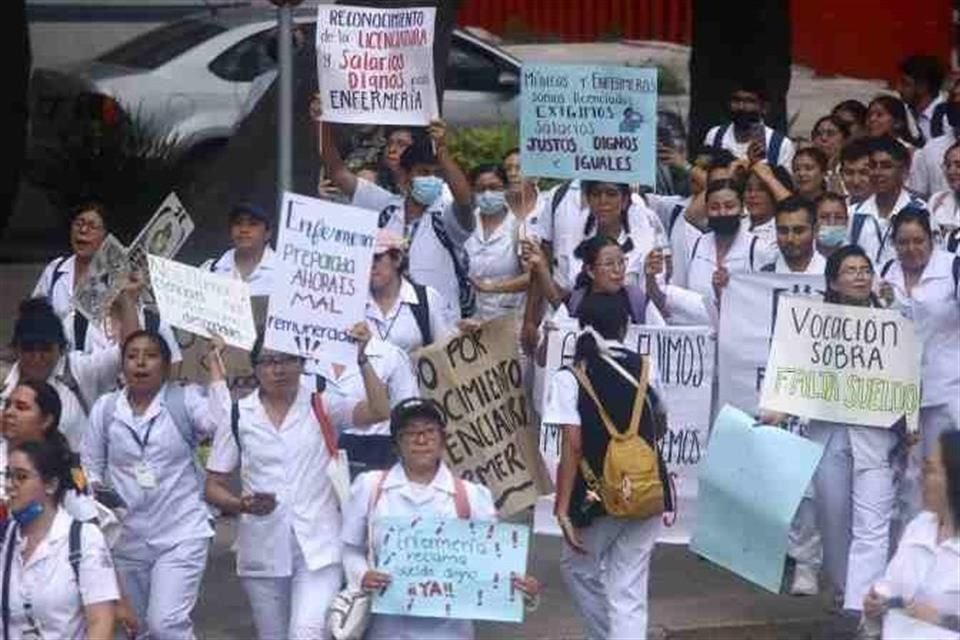 Trabajadores de salud señalaron que, a pesar de ya haberse adherido al nuevo sistema, aún no conocen detalles de si se mantendrán en sus sitios de trabajo.