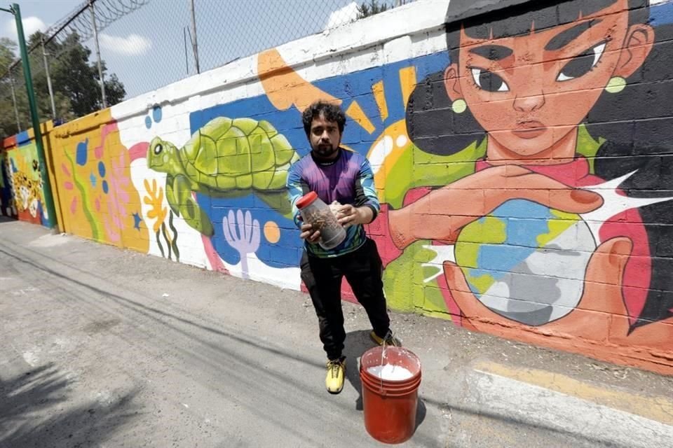 La pintura usada en un mural en la Colonia Mixcoac sirve como impermeabilizante y resanador.